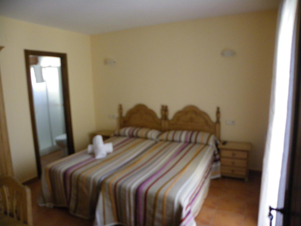 Hostal La Vega Peralejos ภายนอก รูปภาพ