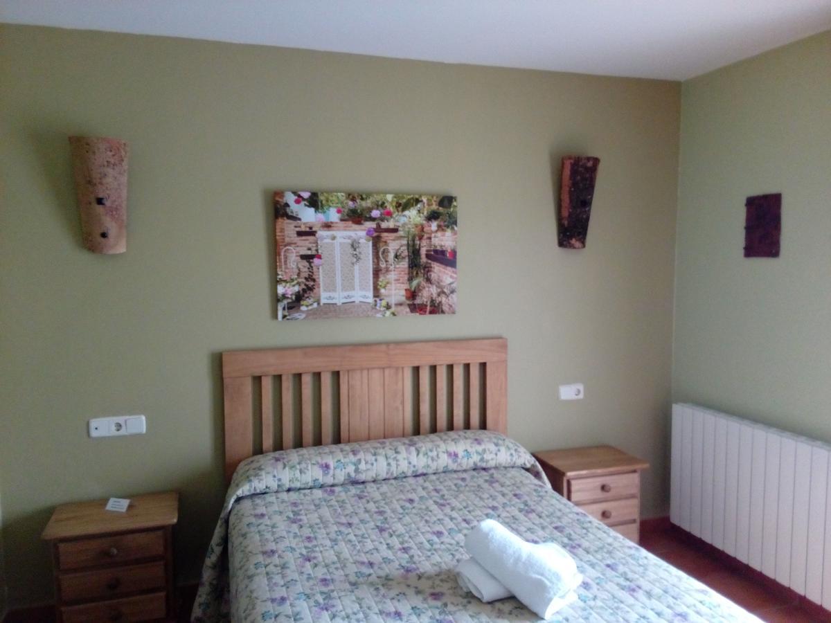 Hostal La Vega Peralejos ภายนอก รูปภาพ