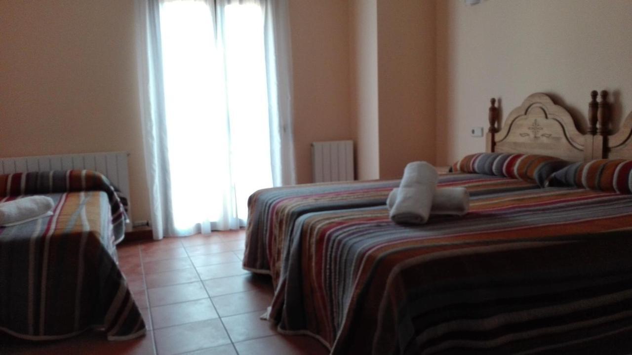 Hostal La Vega Peralejos ภายนอก รูปภาพ